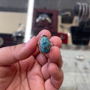 Material:925 silver
Stone: turquoise 
Size: 6
Ring
